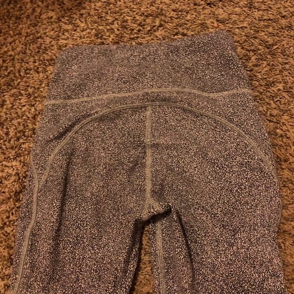 Lululemon Wunder Under - Picture 3 of 3